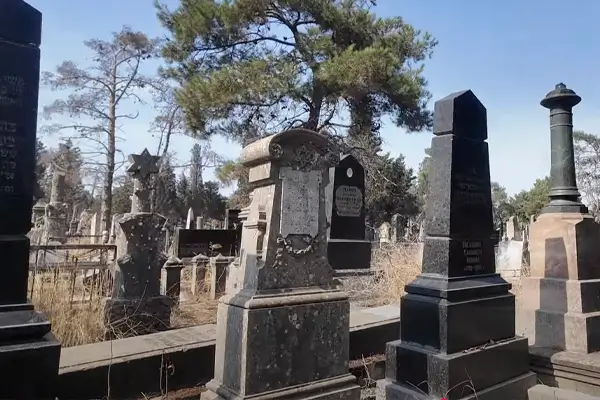 9 Av və yahudi qəbirsanlığı